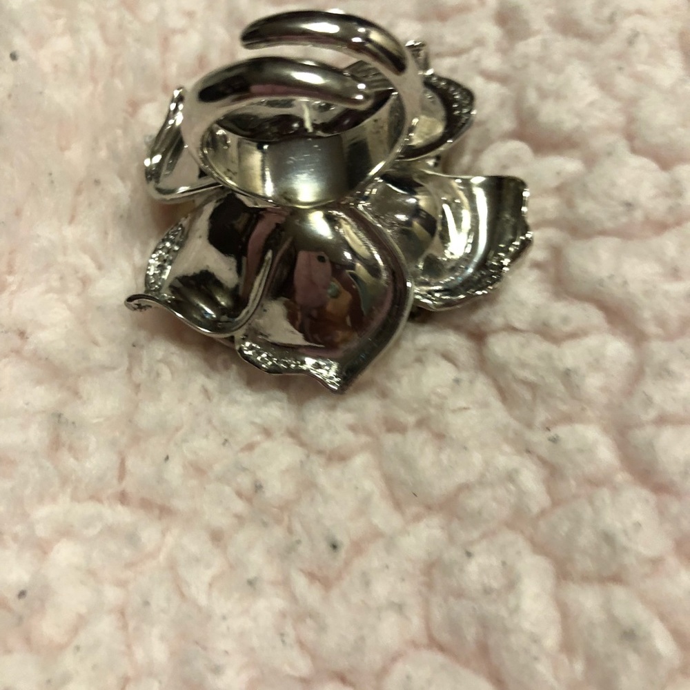 Ring - Picture 3 of 4